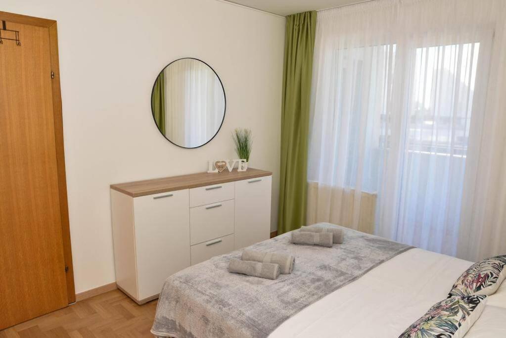 Apartment Longin Zara Esterno foto