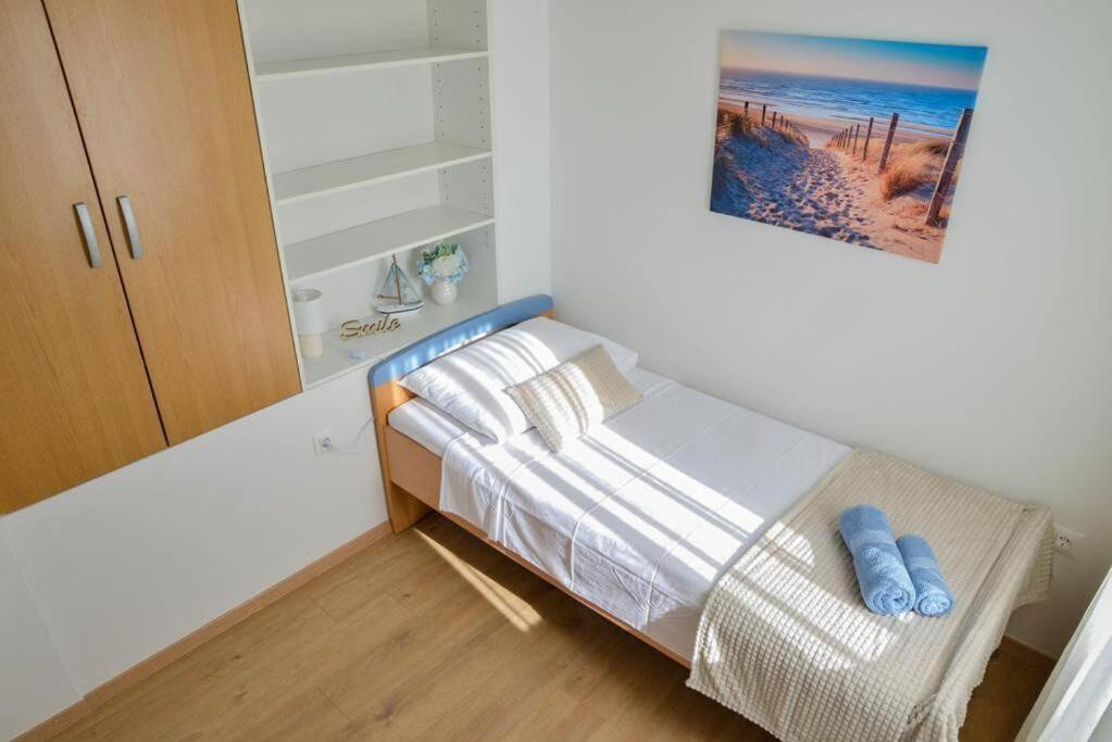 Apartment Longin Zara Esterno foto