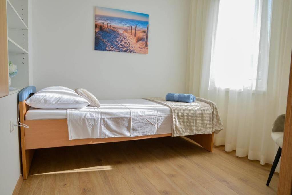 Apartment Longin Zara Esterno foto