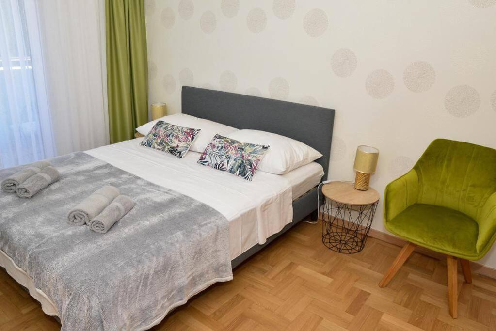 Apartment Longin Zara Esterno foto