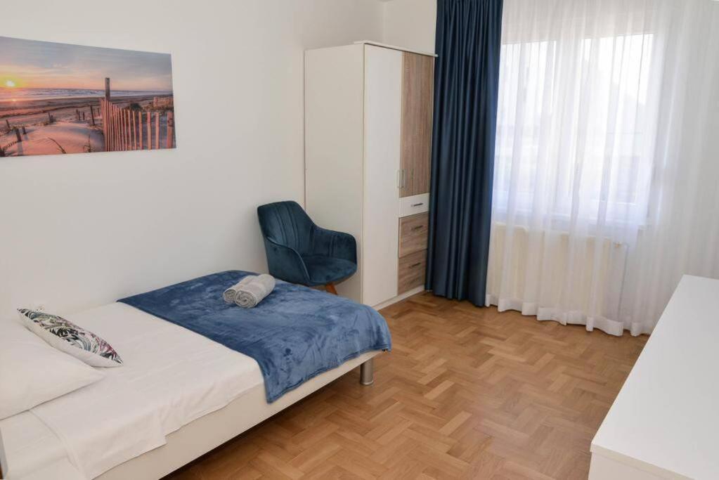 Apartment Longin Zara Esterno foto